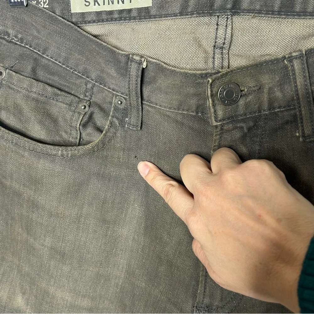 GAP men’s dark